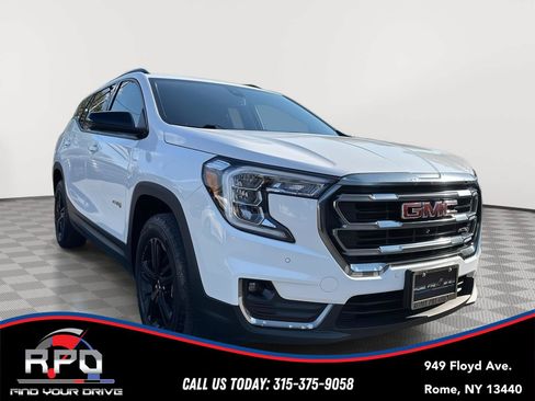 Used 2024 GMC Terrain AT4 w/ GMC Pro Grade Package AWD/4WD image 7
