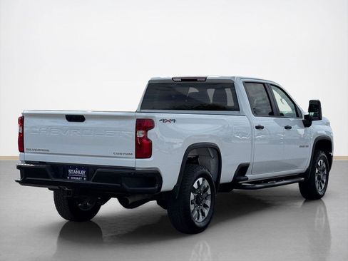 Used 2025 Chevrolet Silverado 2500 Custom w/ Custom Convenience Package image 8
