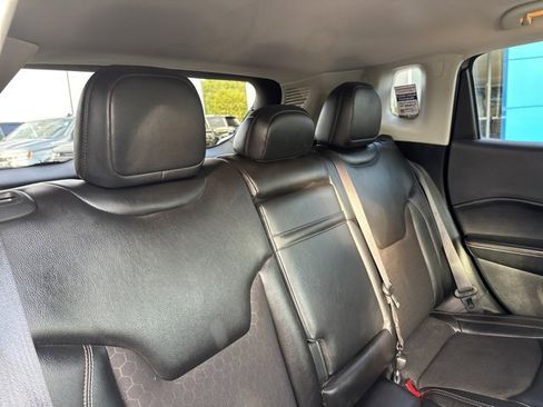 Used 2018 Jeep Compass Latitude w/ Popular Equipment Group image 15