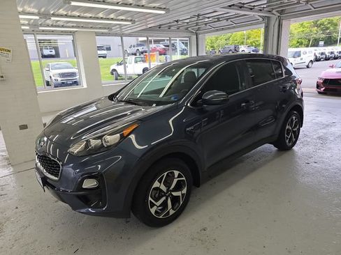 Certified 2021 Kia Sportage LX w/ LX AWD Popular Package image 2