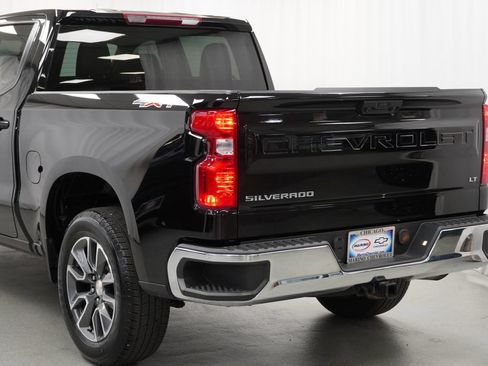 Used 2023 Chevrolet Silverado 1500 LT AWD/4WD image 38