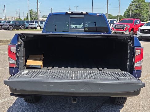 Used 2020 Nissan Titan PRO-4X w/ Pro-4x Convenience Package AWD/4WD image 13