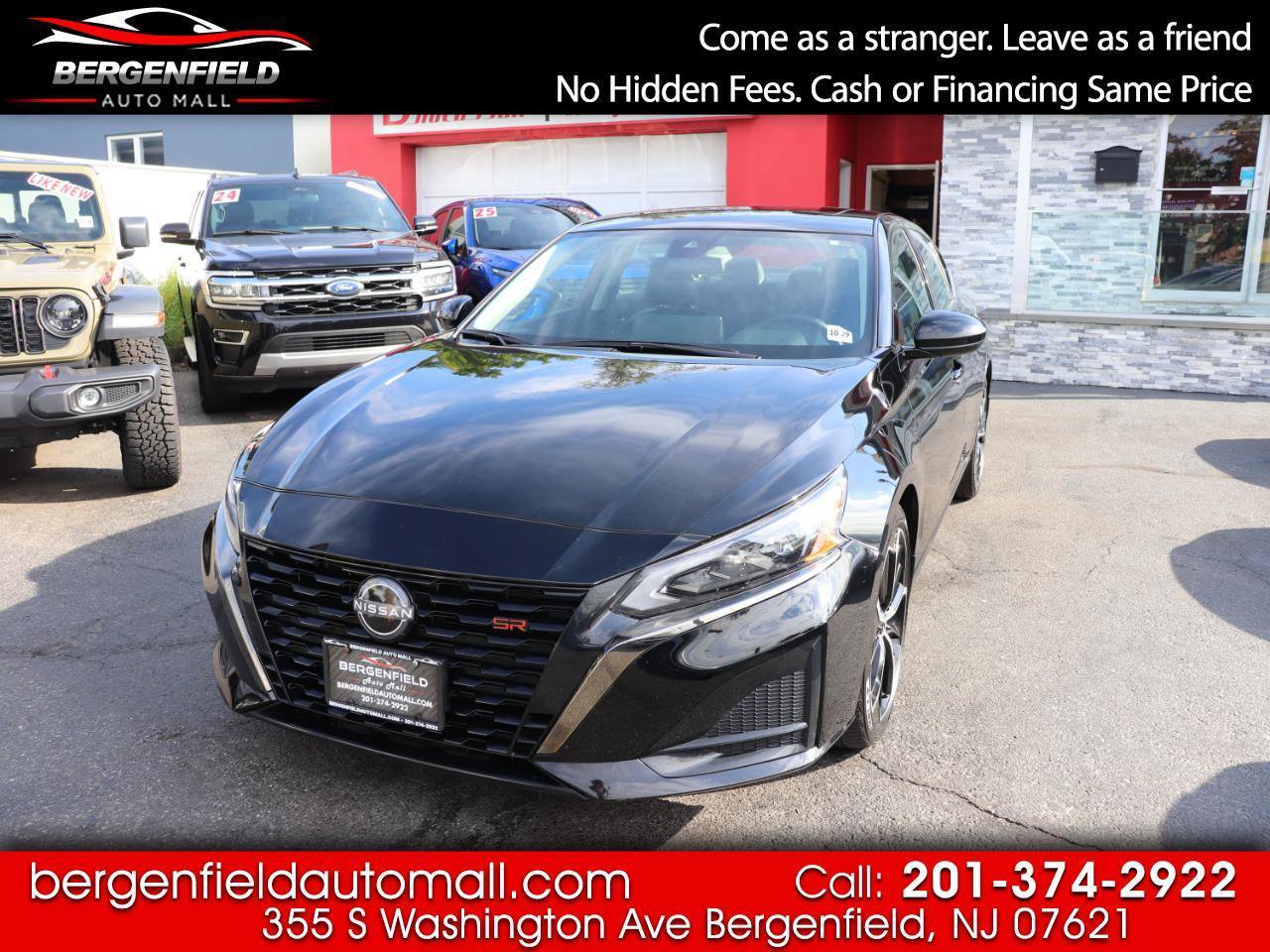 Used 2024 Nissan Altima 2.5 SR w/ SR Premium Package FWD image 1