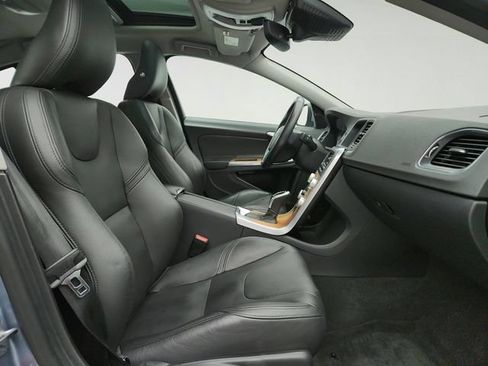 Used 2017 Volvo S60 T5 Inscription Platinum FWD image 30
