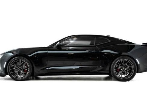 Used 2017 Chevrolet Camaro ZL1 RWD image 10