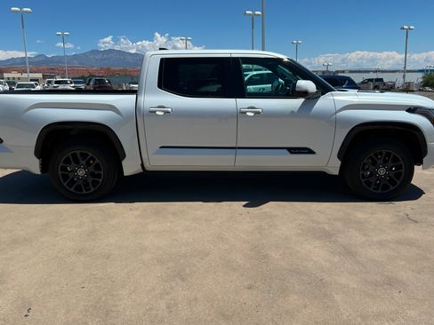 Used 2022 Toyota Tundra Platinum w/ Advanced Package AWD/4WD image 7