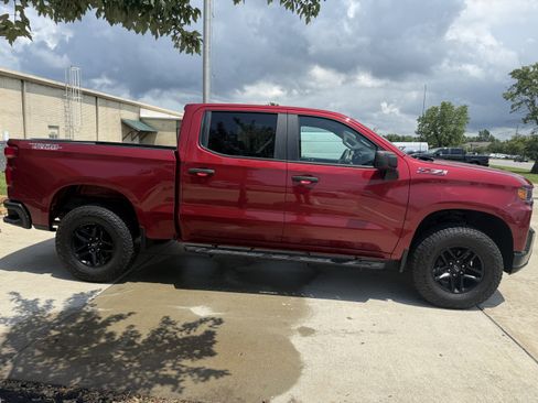 Used 2020 Chevrolet Silverado 1500 Custom Trail Boss w/ Custom Convenience Package AWD/4WD image 8
