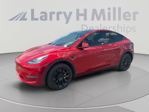 Used 2023 Tesla Model Y Long Range AWD/4WD image 1