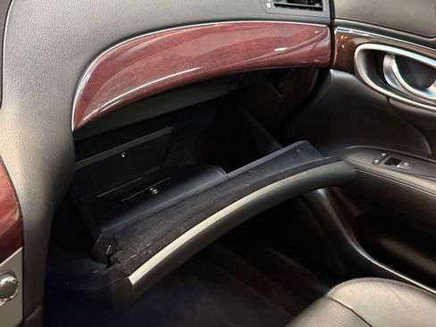 Used 2019 INFINITI Q70 Luxe w/ Proactive Package AWD/4WD image 42