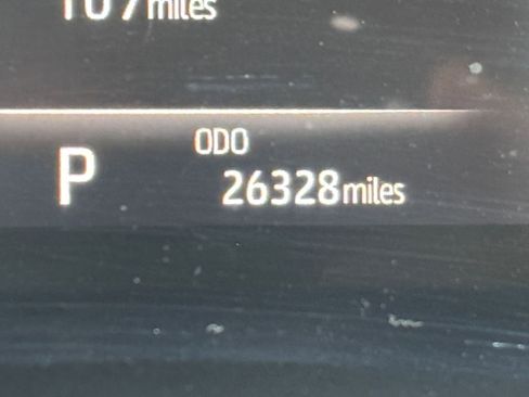 Used 2025 Toyota Highlander LE FWD image 42