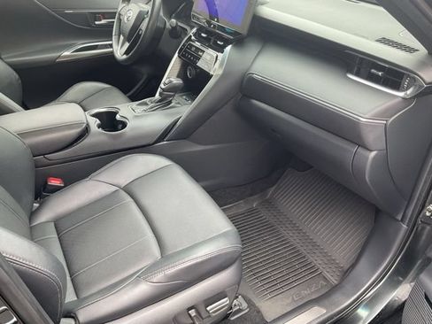 Used 2024 Toyota Venza Limited AWD/4WD image 20