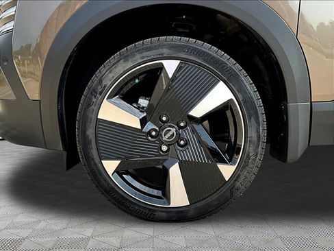 Used 2026 Nissan Kicks SR w/ Cold Weather Package AWD/4WD image 33