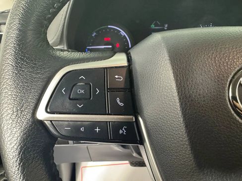 Used 2021 Toyota Sienna XLE image 15