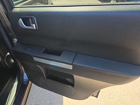 Used 2010 Mitsubishi Endeavor SE image 22