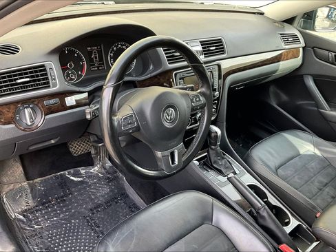 Used 2015 Volkswagen Passat TDI SEL Premium image 14