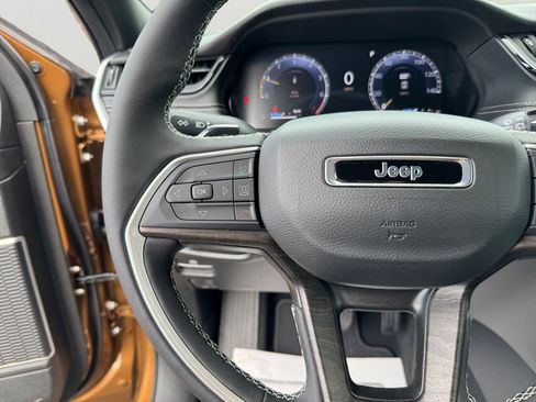 New 2026 Jeep Grand Cherokee Limited RWD image 21