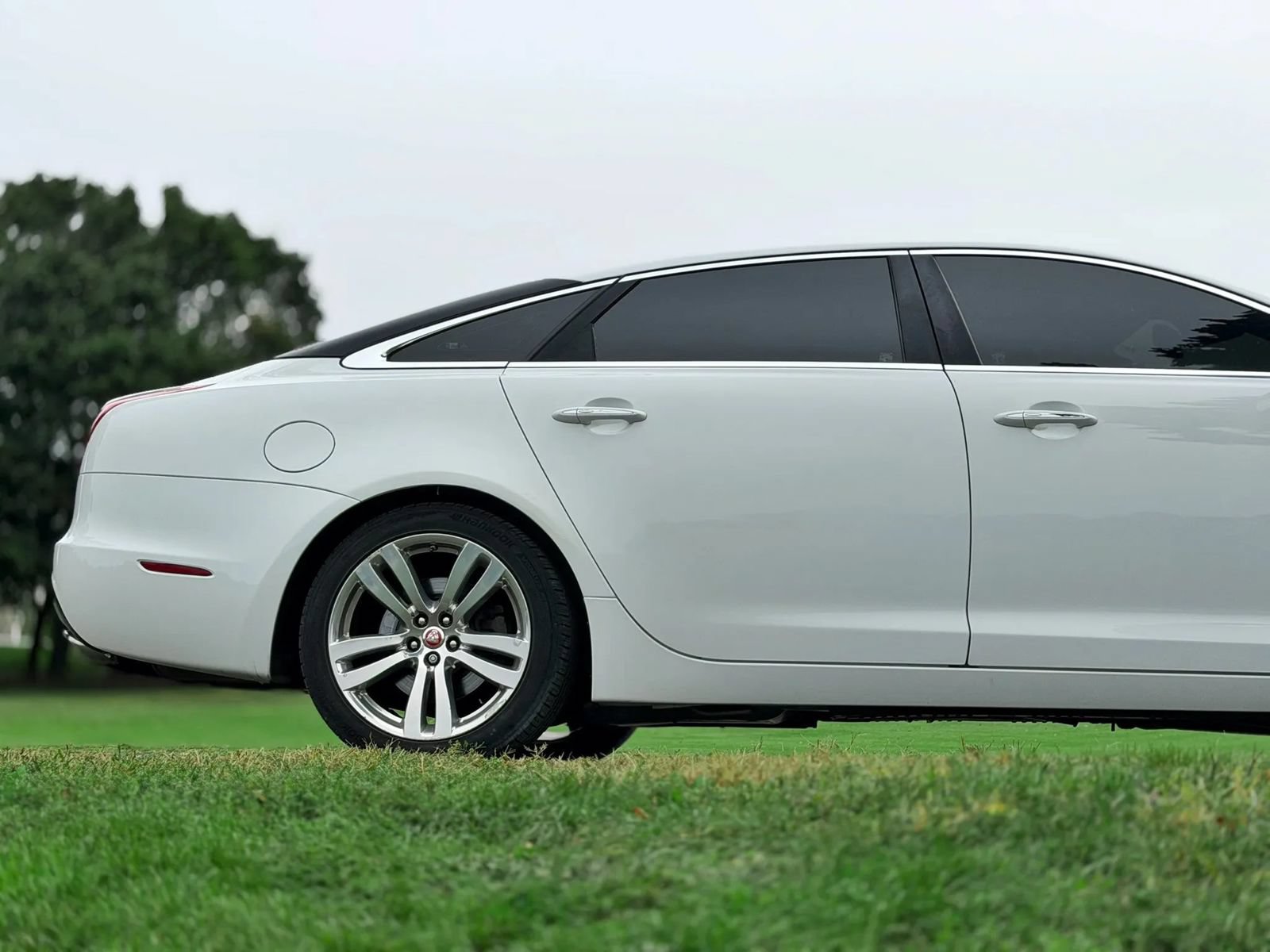 Used 2017 Jaguar XJ L Portfolio AWD/4WD image 30