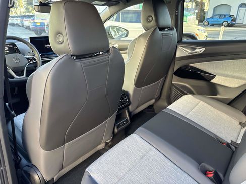 New 2026 Volkswagen ID.4 Pro image 10