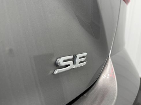 Used 2025 Toyota Camry SE image 7