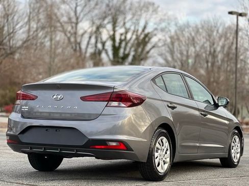Used 2019 Hyundai Elantra SE image 5