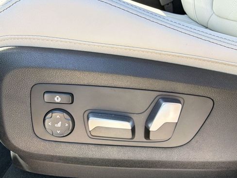 New 2026 BMW X5 sDrive40i w/ Premium Package RWD image 14