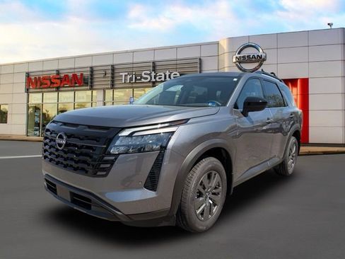 New 2026 Nissan Pathfinder SV image 2