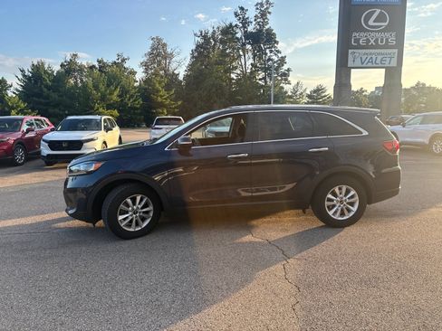 Used 2019 Kia Sorento FWD V6 image 8