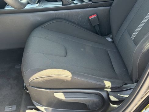 Used 2024 Hyundai Elantra SE FWD image 15