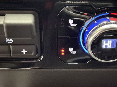 Used 2025 GMC Sierra 1500 Elevation image 36