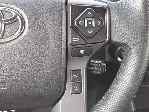 Used 2021 Toyota Tacoma TRD Off-Road AWD/4WD image 9