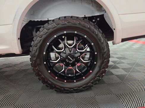 Used 2018 Ford F150 Platinum w/ Equipment Group 701A Luxury image 92