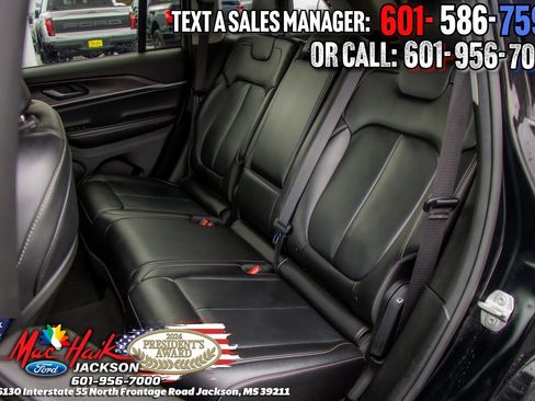 Used 2023 Jeep Grand Cherokee Limited image 8