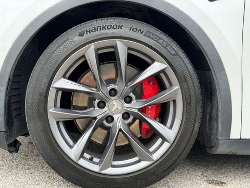 Used 2021 Tesla Model Y Performance image 9