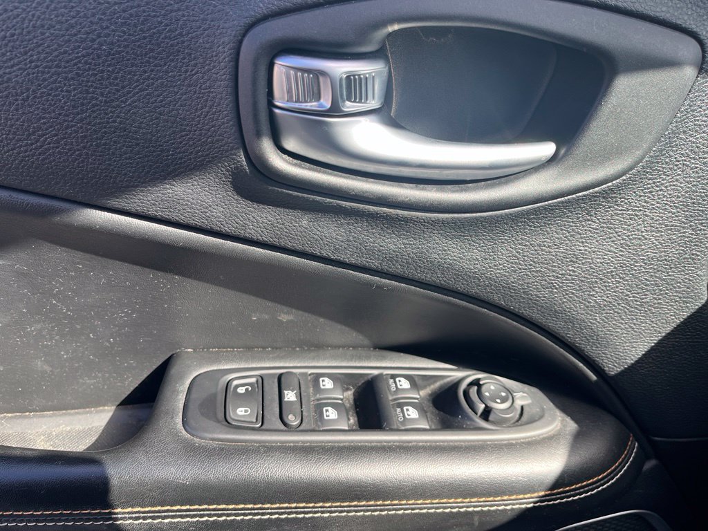 Used 2019 Jeep Compass Sport w/ Tech Group FWD image 10