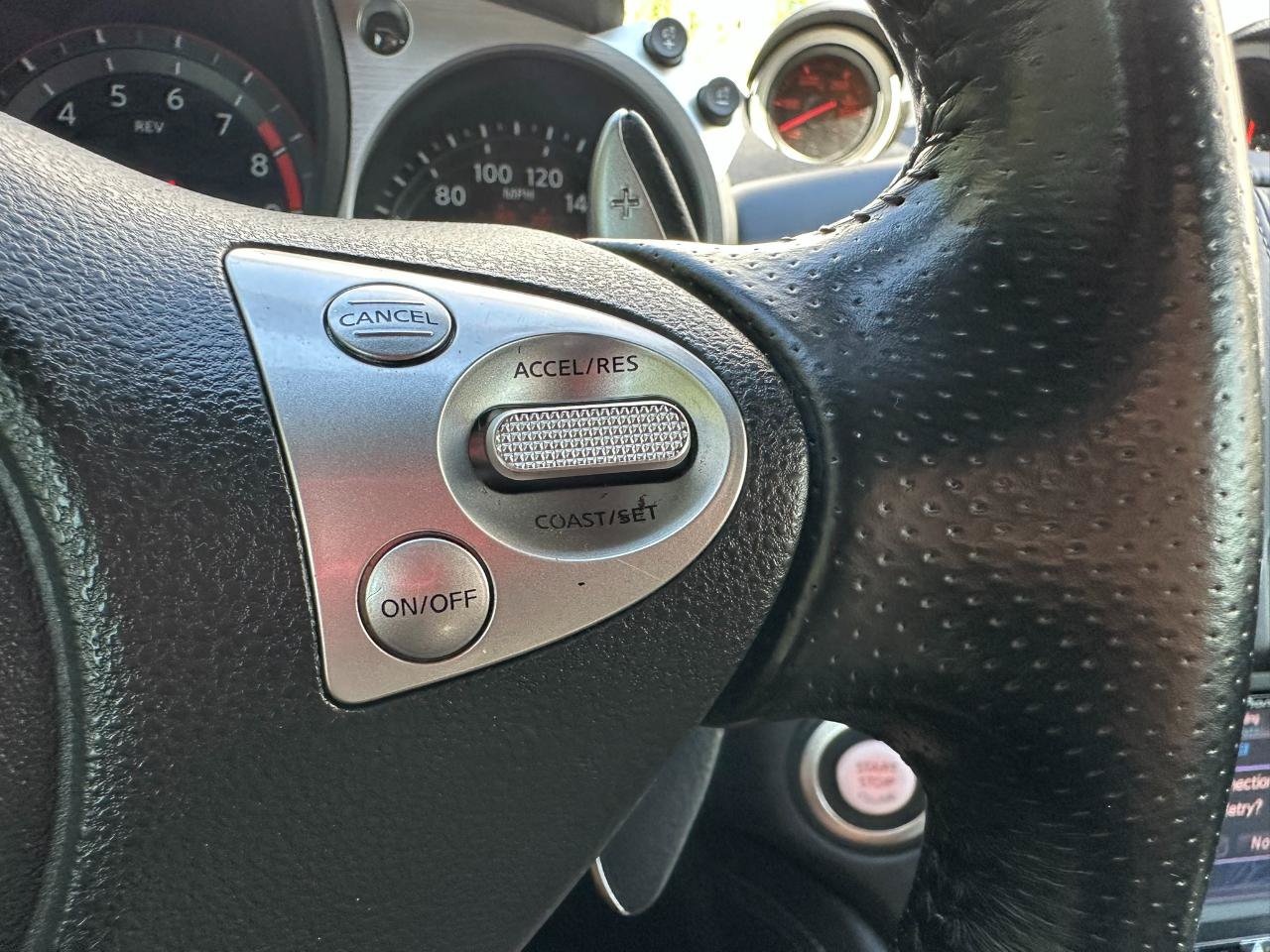 Used 2014 Nissan 370Z Coupe RWD image 33
