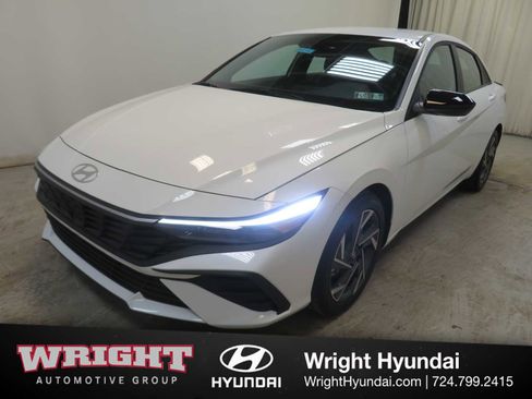 Certified 2025 Hyundai Elantra Sport image 3