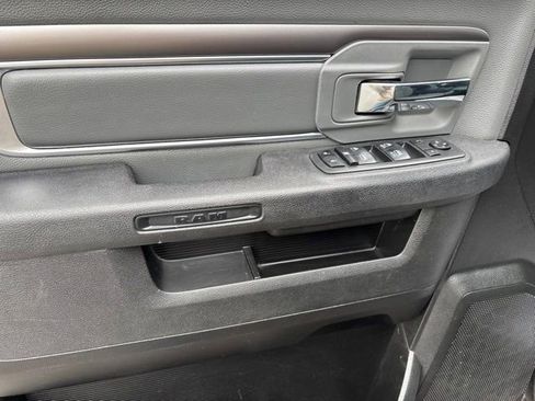 Used 2021 RAM 1500 Classic SLT AWD/4WD image 12
