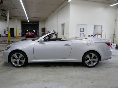 Used 2011 Lexus IS 250C RWD image 3