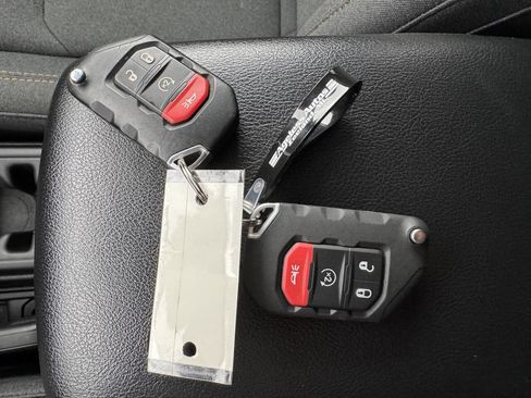 Used 2024 Jeep Wrangler Unlimited Sport image 15