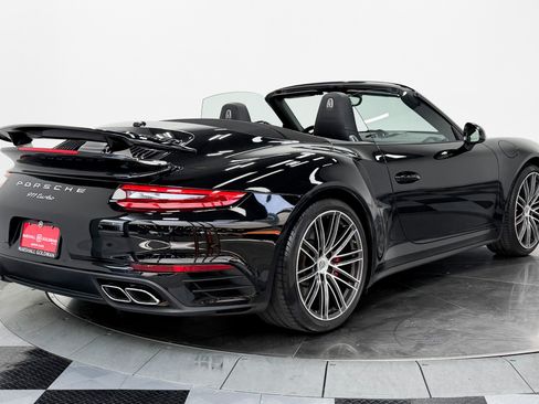 Used 2017 Porsche 911 4 Cabriolet AWD/4WD image 9