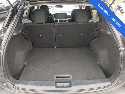 Used 2025 Nissan Kicks SV FWD image 13