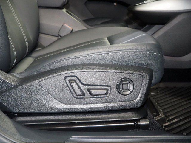 Used 2023 Audi Q4 e-tron Premium Plus w/ Premium Plus RWD image 56