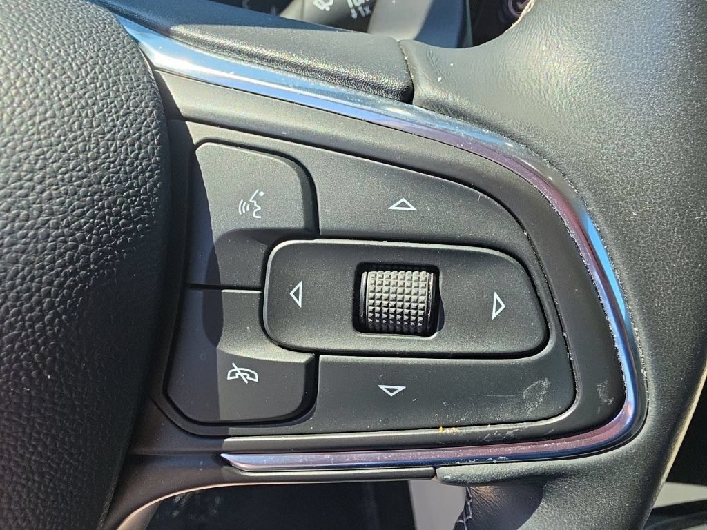 Certified 2022 Buick Envision Avenir w/ Technology Package II AWD/4WD image 24