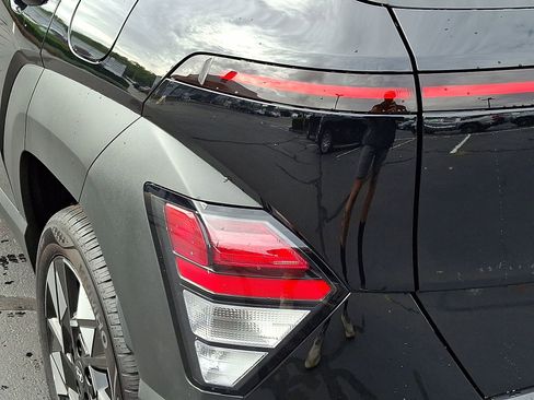 Used 2025 Hyundai Kona SEL image 11