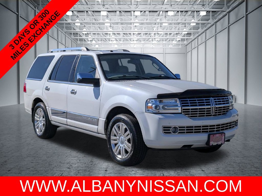 Used 2014 Lincoln Navigator 2WD image 1