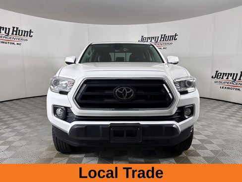 Used 2021 Toyota Tacoma SR5 AWD/4WD image 4