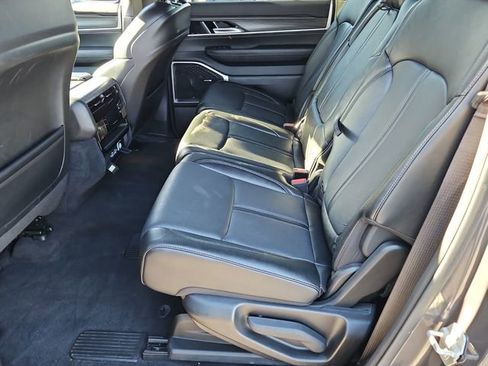 Used 2024 Jeep Wagoneer Series II w/ Flexible Seating Group image 12