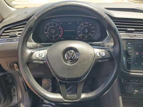 Used 2018 Volkswagen Tiguan SEL Premium FWD image 22