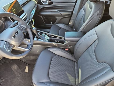 New 2026 Jeep Compass Latitude image 15