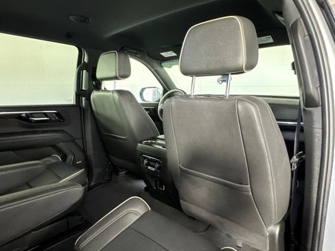 Certified 2025 Chevrolet Suburban Premier AWD/4WD image 37